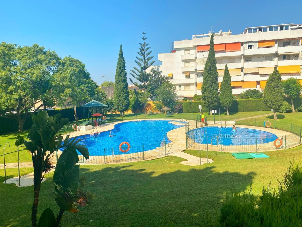 797 Holiday Rentals - Piso Para 4 Con Amplia Terraza Al Jardin Y Al Mar Benalmádena Exterior photo